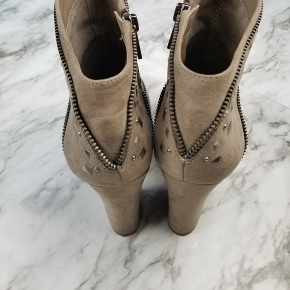Jessica Simpson Taupe Suede Studded Heels 9.5 - Picture 4 of 13